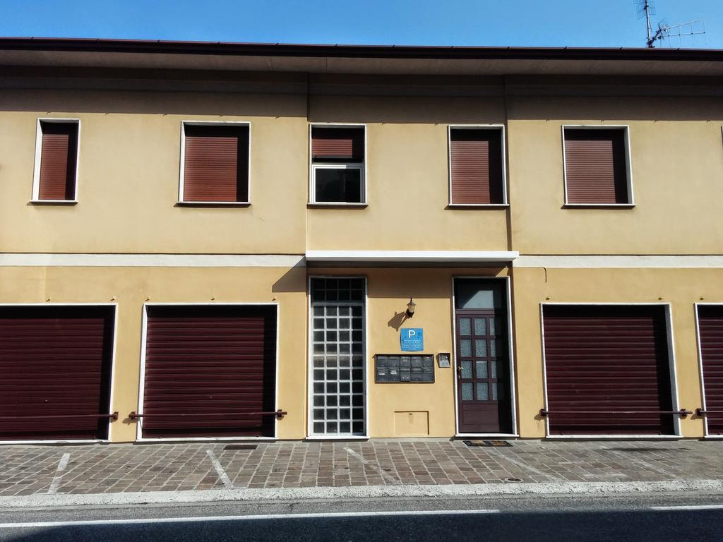 Appartamenti La Porta Sul Lago Laglio Exterior photo