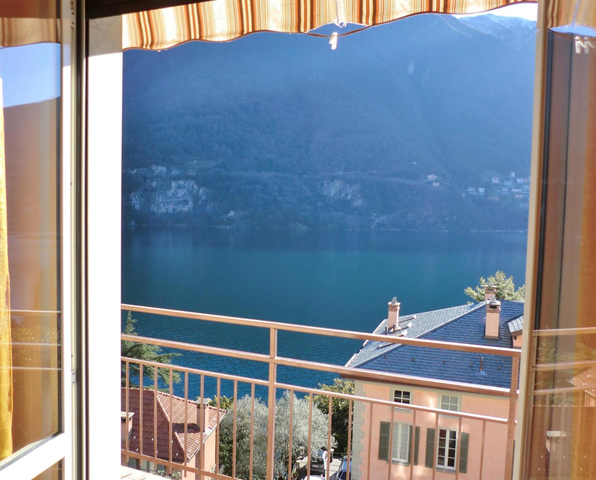 Appartamenti La Porta Sul Lago Laglio Room photo