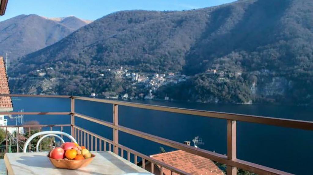 Appartamenti La Porta Sul Lago Laglio Room photo